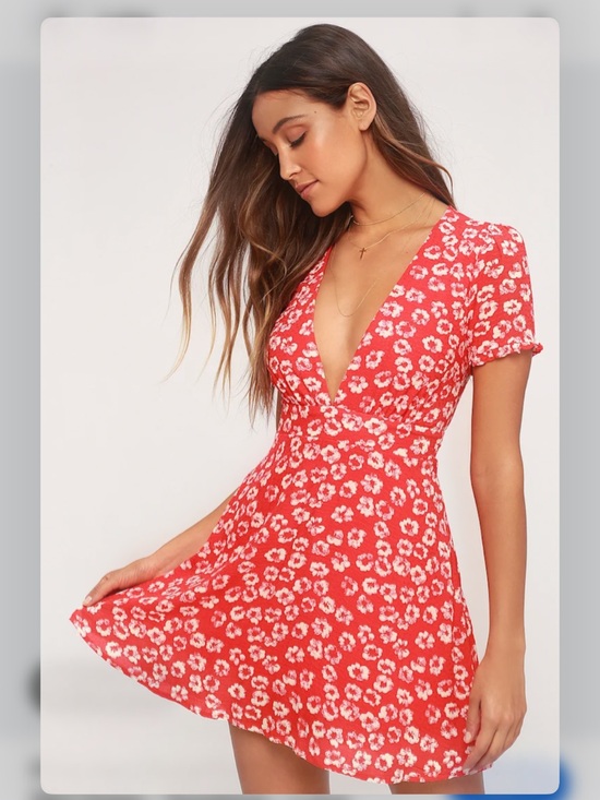 Lulus Dresses & Skirts - Lulus Red Floral Textured Deep V Mini Dress XS NWT Short Sleeve Rayon